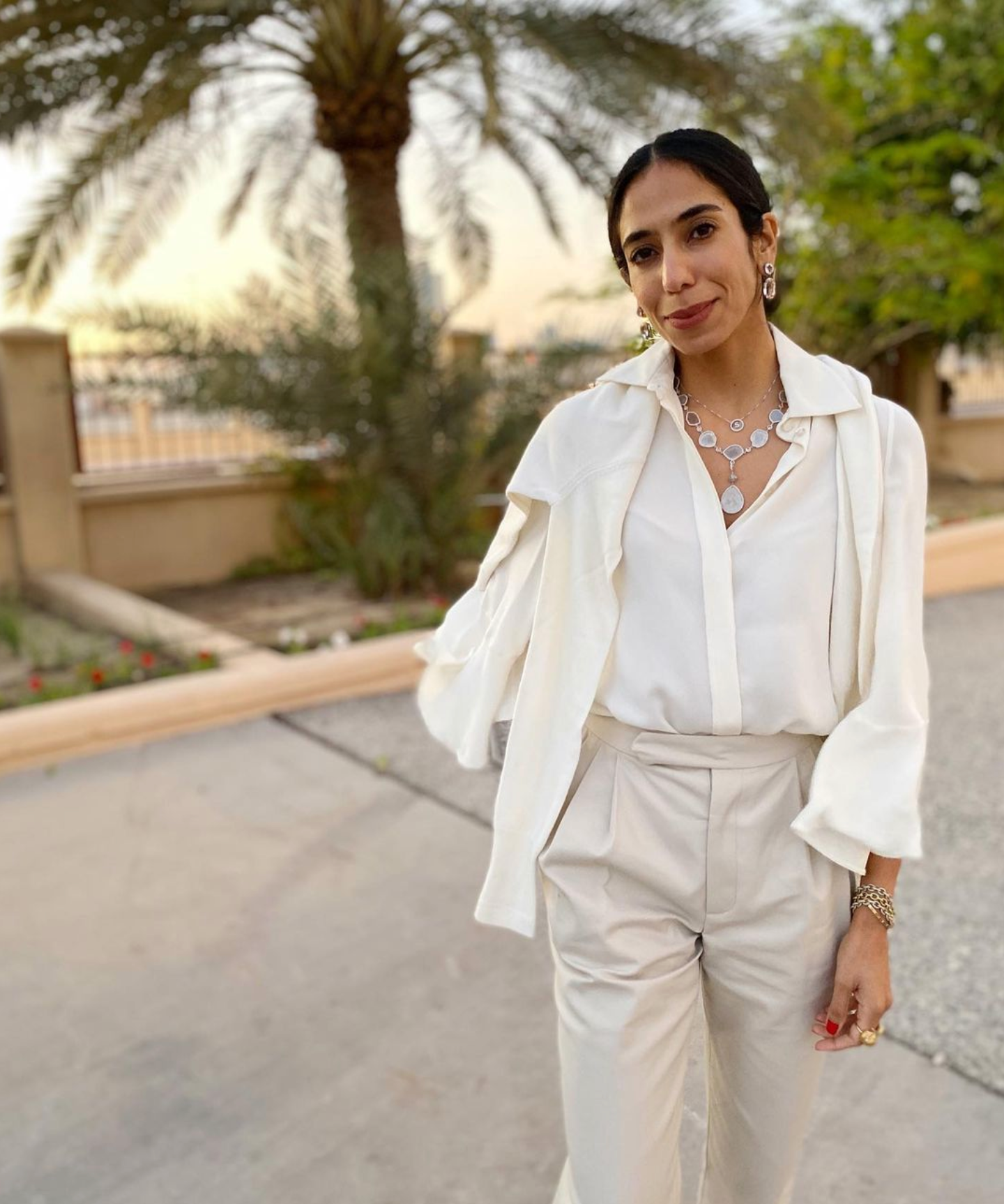 How to Layer Jewelry for an Elegant Look: A Step-by-Step Guide
