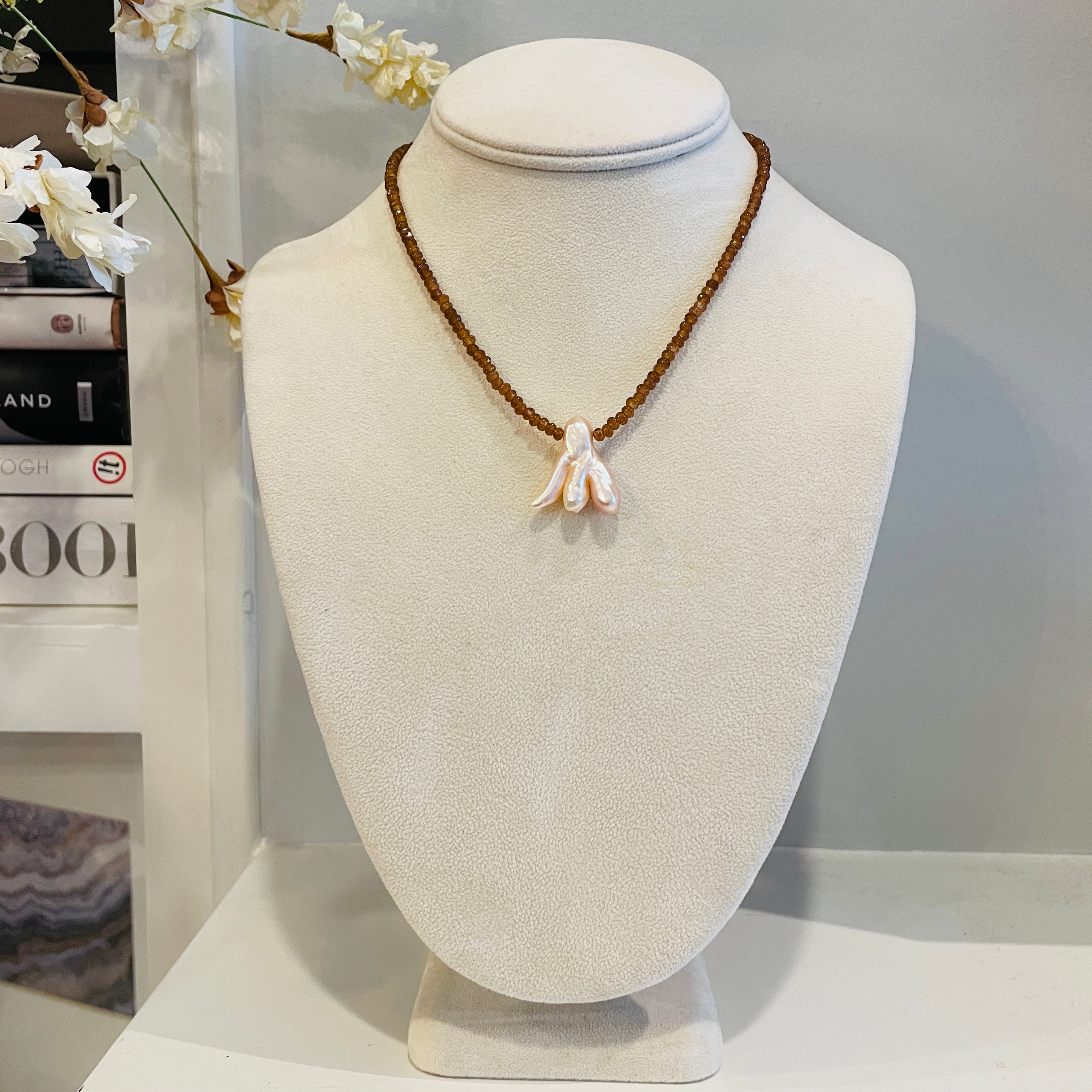 Naomi Necklace with Jade and Free Form Large Pearl – Baba Jewelry